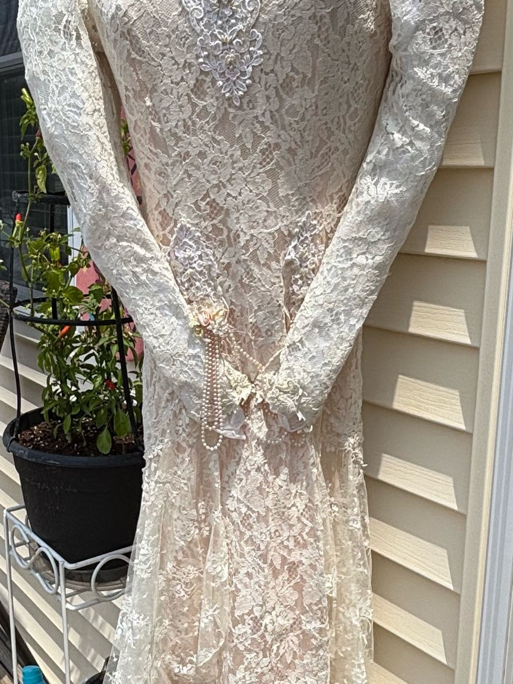 90s Vintage Romantic Ivory Lace Wedding Gown/Light Peach Underlay